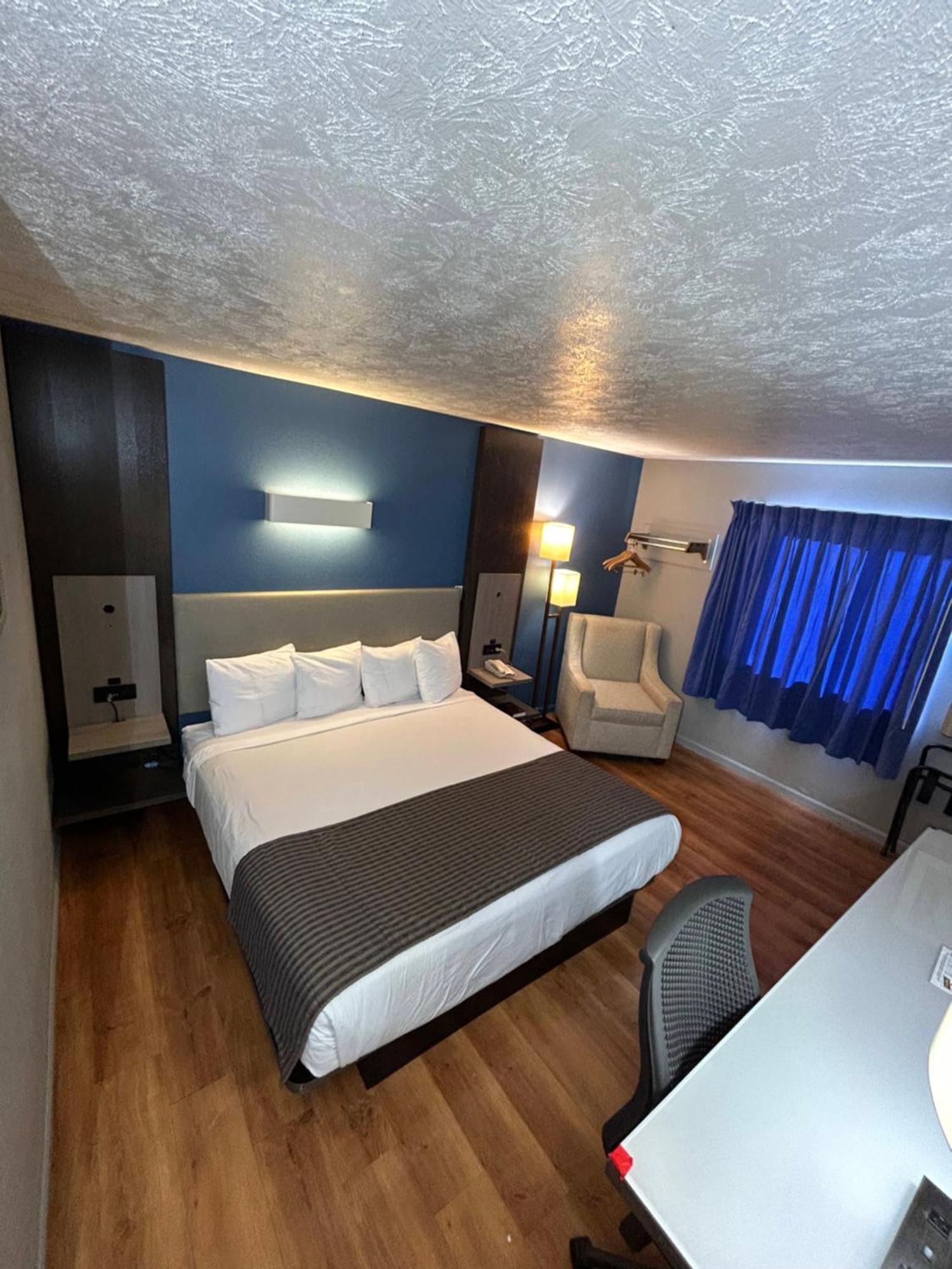 אמפוריה Rodeway Inn מראה חיצוני תמונה